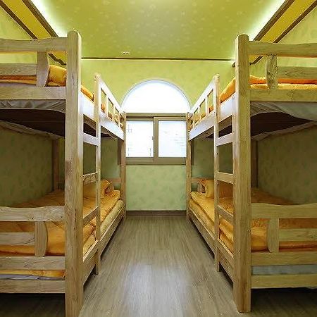 Gyeongju Friend Guesthouse Rum bild