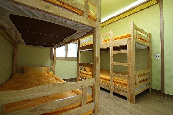 Gyeongju Friend Guesthouse Rum bild