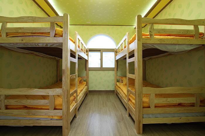 Gyeongju Friend Guesthouse Rum bild