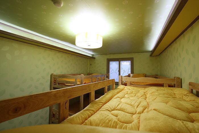 Gyeongju Friend Guesthouse Rum bild
